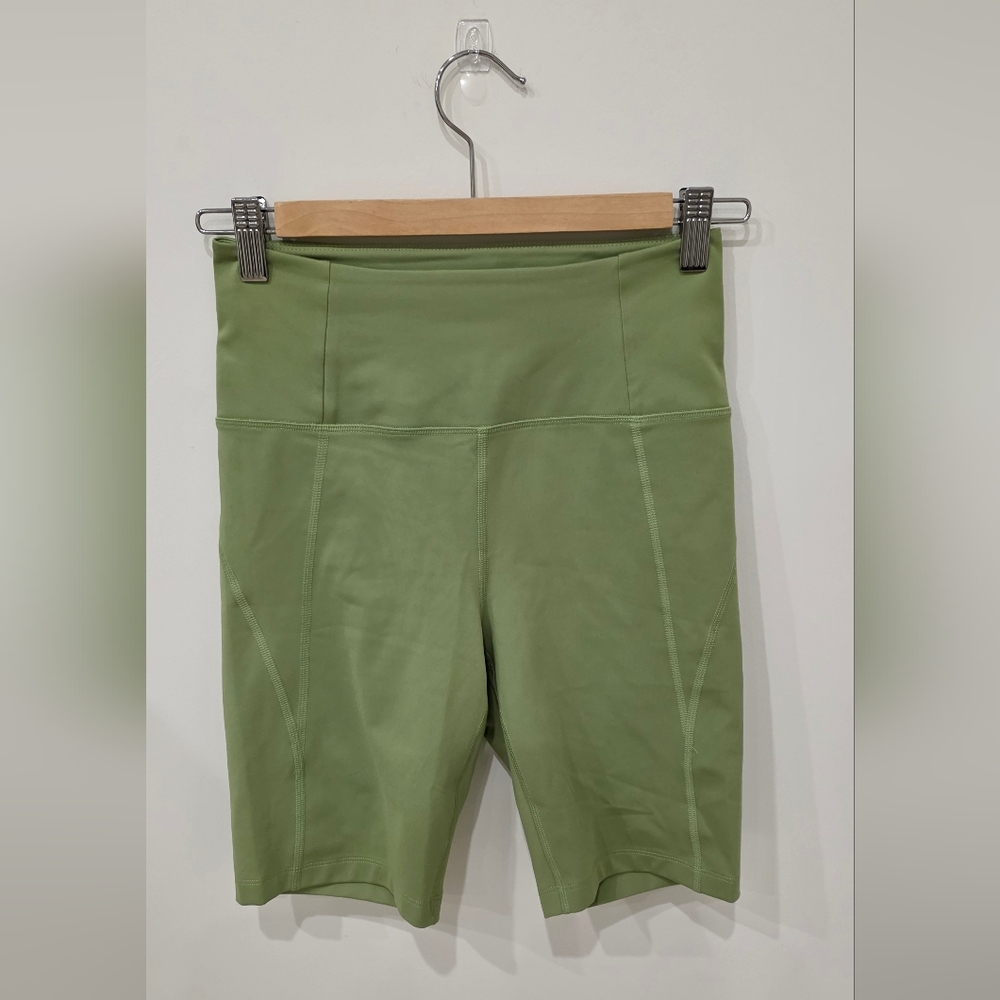Girlfriend Collective Yosemite High Waisted Bike Short S 8.5" Green Pistachio